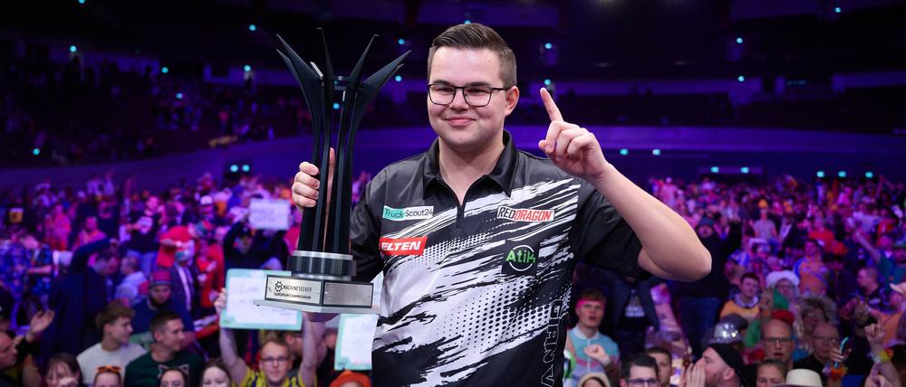 Van Veen ist der jüngste Darts-Europameister.