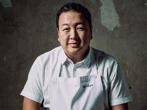 Autorenfoto von The Duc Ngo aus dem Kochbuch „The Duc Ngo“, erschienen im Oktober 2025 bei DK.