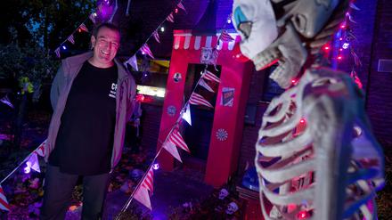 Er hat gut lachen: Dieses Jahr ist das Motto in Sven Wagners Halloween-Haus „Freak Circus“.