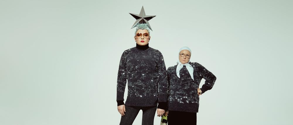 Der ukrainische Dragkünstler und Satiriker Andrij Danilko alias Verka Serduchka (links) mit Inna Bilokon, die seine Mutter spielt.