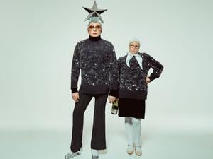 Der ukrainische Dragkünstler und Satiriker Andrij Danilko alias Verka Serduchka (links) mit Inna Bilokon, die seine Mutter spielt.  