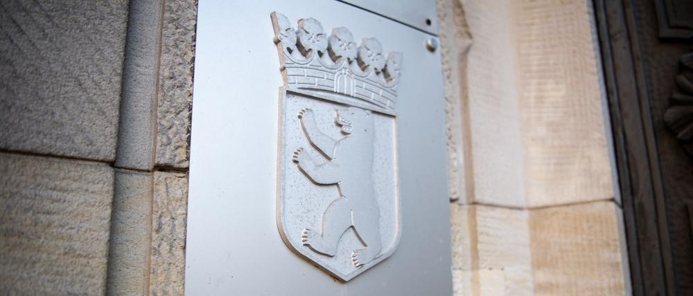 Das Schild mit der Aufschrift „Staatsanwaltschaft Berlin“ am Eingang des Gerichts in Moabit.