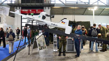 Die LUNA NG Drohne von Rheinmetall auf einem Messestand der Bundeswehr (Symbolbild).