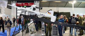 Die LUNA NG Drohne von Rheinmetall auf einem Messestand der Bundeswehr (Symbolbild).
