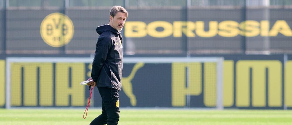 Trainer Niko Kovac möchte mit Borussia Dortmund im DFB-Pokal weit kommen. (Archivbild)
