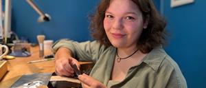Zoe S. macht eine Ausbildung zur Goldschmiedin