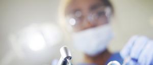 Zahnärztin, Symbolbild.