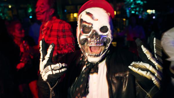 Teuflisch gut drauf im „Sparkling Ghosthouse“. Halloween in Berlin ist nicht nur ein Höllenspaß für Kinder.