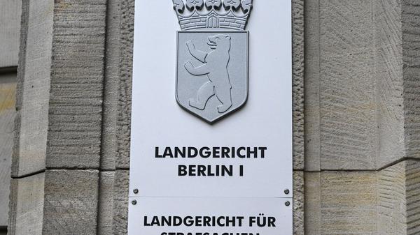 Rund sieben Monate nach Schüssen auf einer Gruppe von Männern in Berlin-Reinickendorf steht ein 37-Jähriger vor Gericht. (Symbolbild)