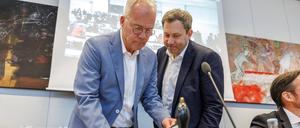 Brodeln in der Fraktion: Bundesfinanzminister Lars Klingbeil und Fraktionschef Matthias Miersch dürfte der wachsende Unmut ihrer Abgeordneten kaum entgehen. 