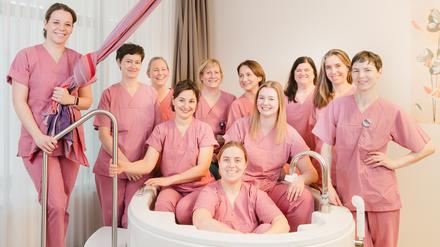 Das Hebammen-Team am St. Josefs-Krankenhauses Potsdam wechselt zum 1. November 2025 von der freiberuflichen Tätigkeit in ein tarifliches Angestelltenverhältnis.