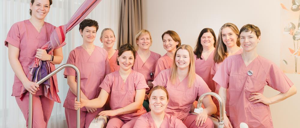 Das Hebammen-Team am St. Josefs-Krankenhauses Potsdam wechselt zum 1. November 2025 von der freiberuflichen Tätigkeit in ein tarifliches Angestelltenverhältnis.