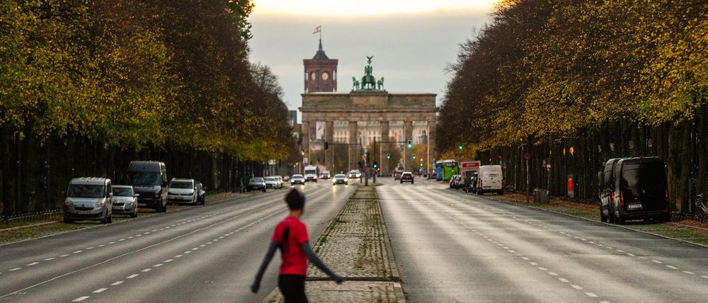 Zu Wochenmitte wird das Herbstwetter milder. (Symbolbild)