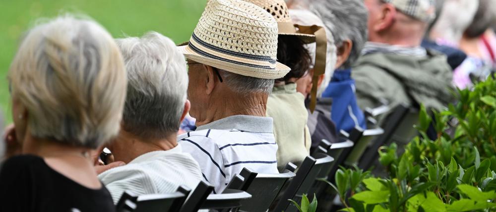 Einige wollen länger arbeiten: Rentner in Deutschland. (Archivbild)