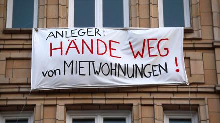 Bezahlbare Mietwohnungen sind ein seltenes Gut auf dem Berliner Wohnungsmarkt. Manche Konzerne kämpfen mit harten Bandagen.