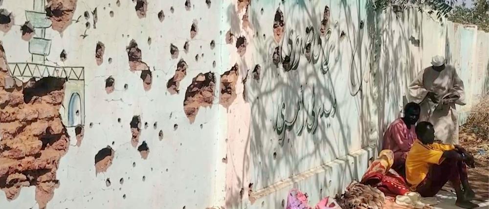 Die paramilitärische Miliz RSF hat nun fast komplett die Kontrolle über die westliche Region Darfur. Der Konflikt zwischen der Armee und der RSF erreicht damit einen neuen Höhepunkt.