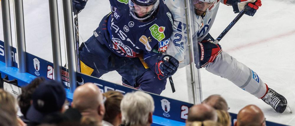 Die Duelle zwischen den Eisbären Berlin und den Adler Mannheim waren zuletzt hart umkämpft. (Archivbild)