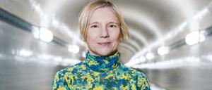 Autor*in Aiki Mira will neue Narrative für Zukunftsromane, weg von den alten Heldenmythen. 