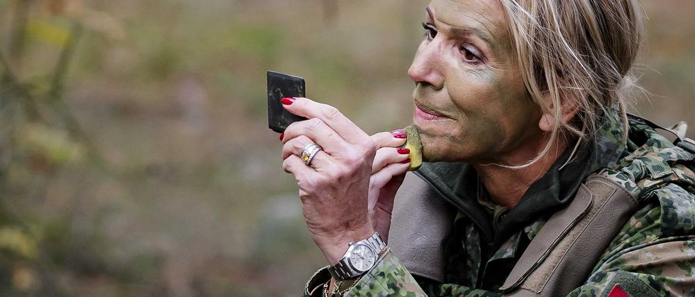 Königin Máxima trägt Tarnfarbe auf.