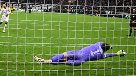 Wird zum Helden: Gregor Kobel im BVB-Tor