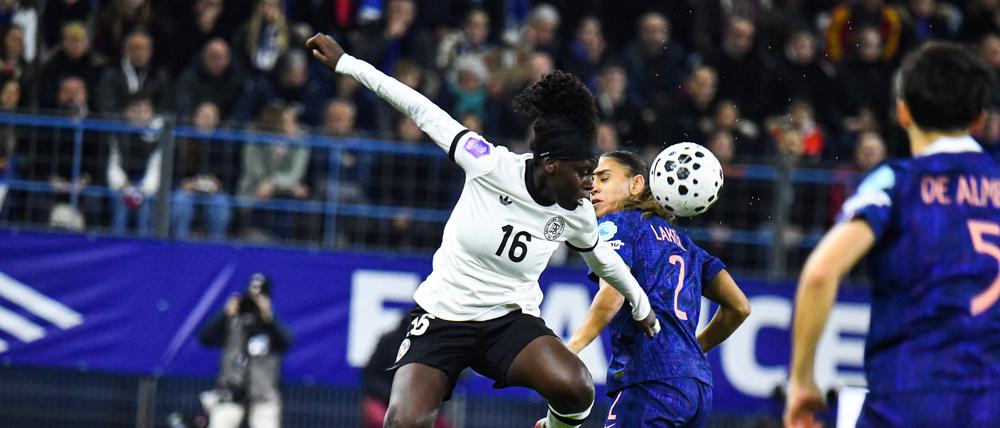 Deutschlands Nicole Anyomi erzielte zwei Treffer, eines wurde ihr nachträglich aberkannt.