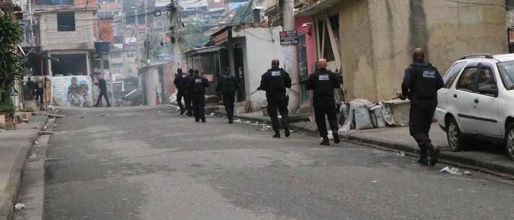 Polizisten und Kriminelle lieferten sich stundenlange Gefechte.