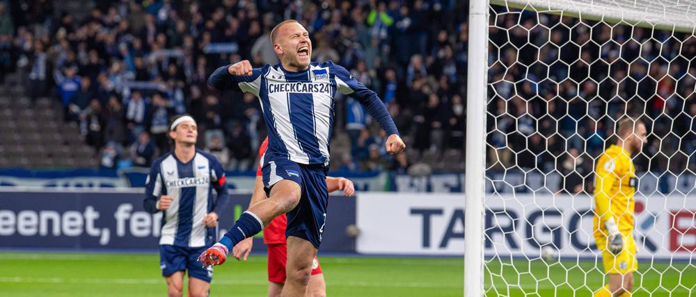 Abflug. Jon Dagur Thorsteinsson war nach seinem ersten Tor für Hertha BSC erkennbar erleichtert.