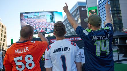 In der gesamten Stadt gibt es verschiedene Fan-Events.