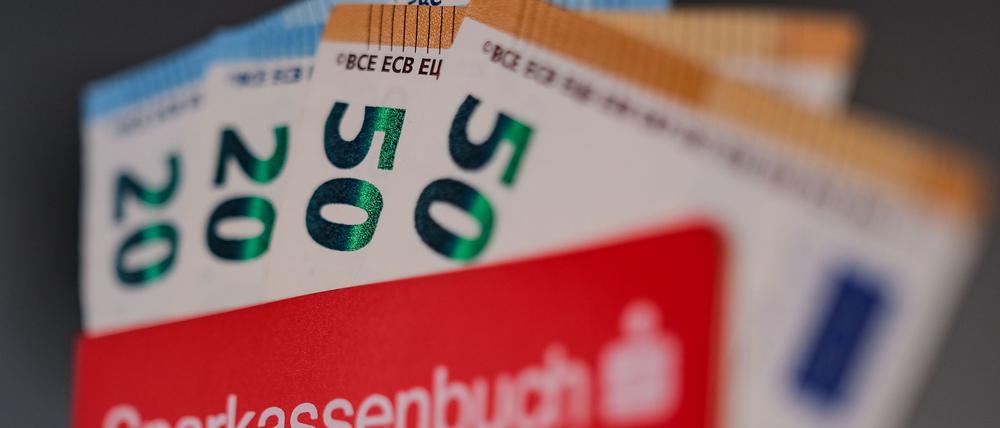 Die Deutschen sind berühmt für ihre Sparsamkeit. Anleger in anderen Ländern machen aber mehr aus ihrem Geld. (Symbolbild)