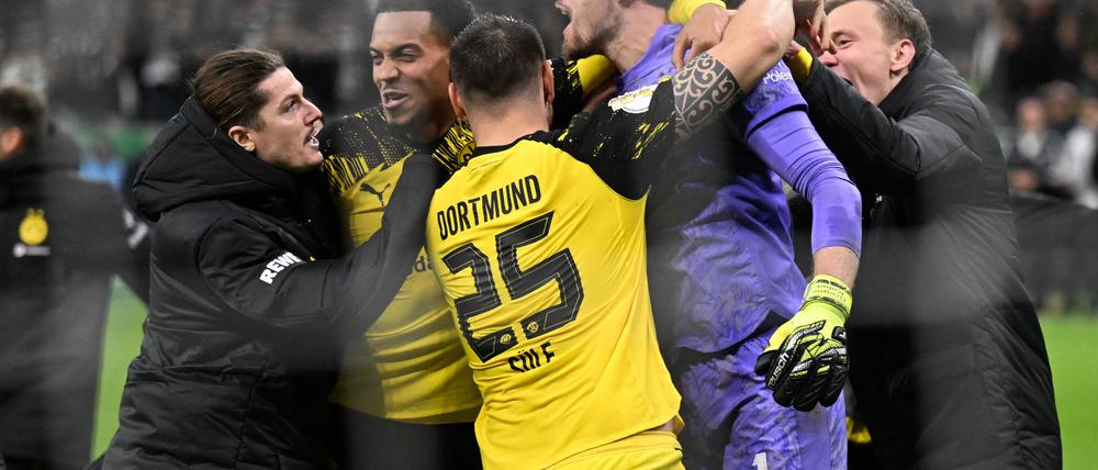 Borussia Dortmund bejubelt den Einzug ins Pokal-Achtelfinale.