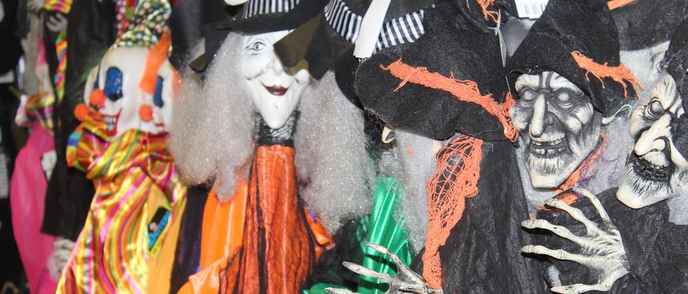 Halloweenverkleidung in einem Kostümverleih.