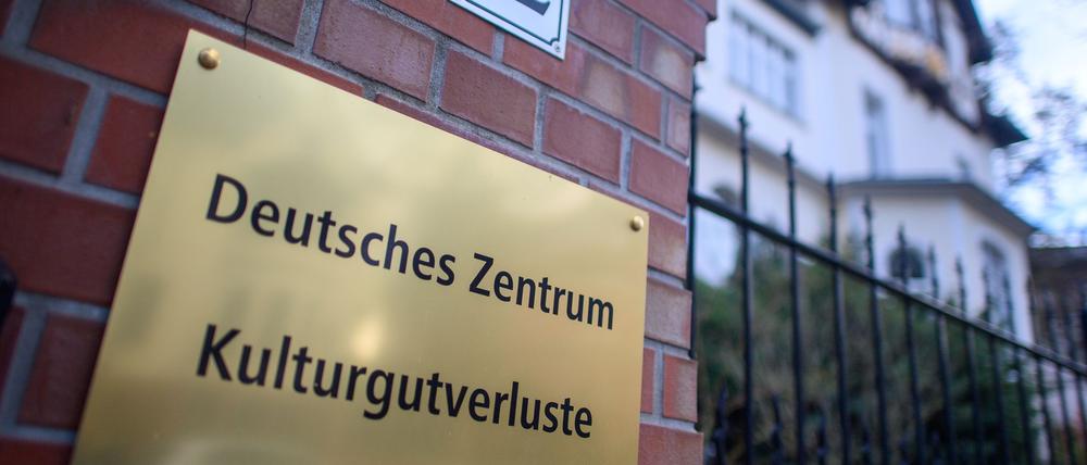 Das Deutsche Zentrum Kulturgutverluste will Bestände zusammen mit anderen Museen weiter erforschen. (Symbolfoto)