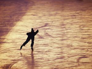 So ästhetisch kann Eislaufen sein aussehen, wenn man den Dreh raus hat.