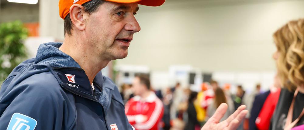 Skisprung-Bundestrainer Stefan Horngacher kritisiert die Aufarbeitung des WM-Anzugskandals.