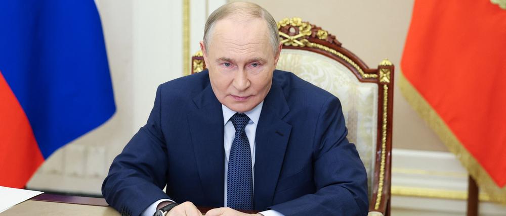 Der russische Präsident Wladimir Putin am 29. Oktober 2025 im Kreml in Moskau bei einer Videokonferenz.