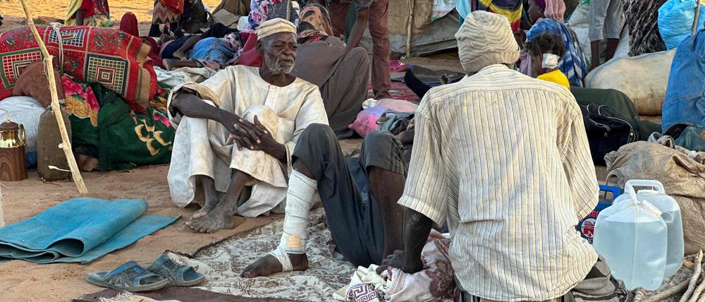 Zehntausende sind im Sudan auf der Flucht.