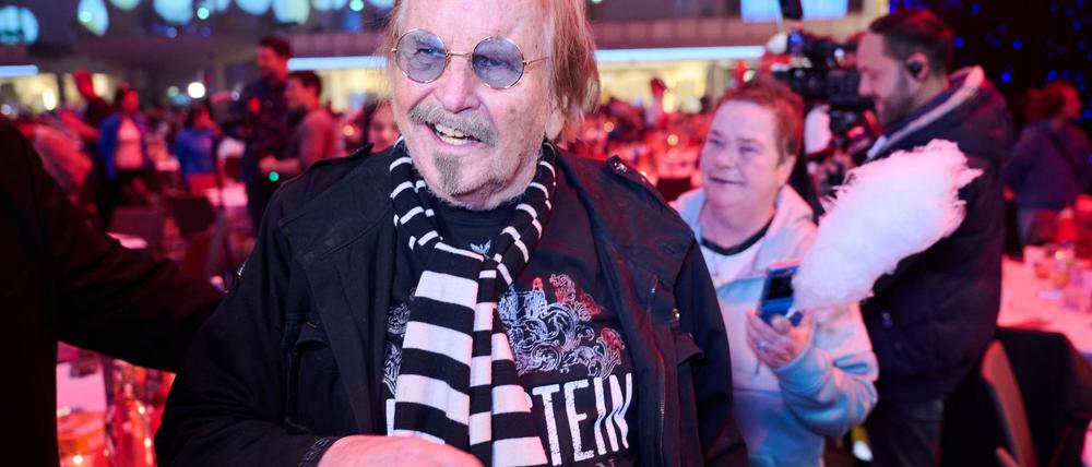 Frank Zander hat durch die Vogelgrippe Gans Erna verloren. 