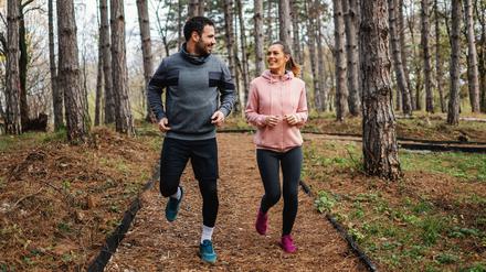 Die Belastung beim Laufen ist für die Füße groß. Insofern sollten Sportlerinnen und Sportler diese mehr in den Fokus rücken.