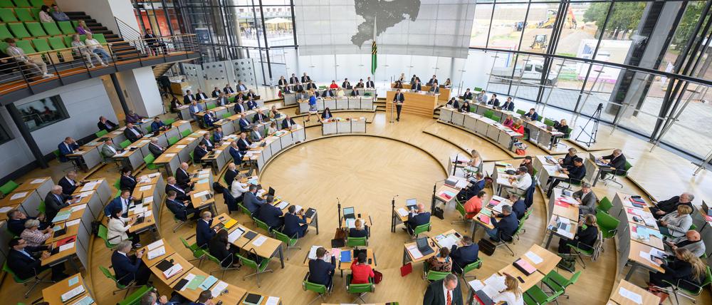 Blick in den Plenarsaal während der Sitzung des Sächsischen Landtages.