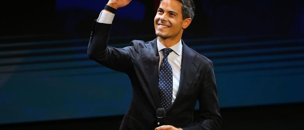 Der Spitzenkandidat der Linksliberalen, Rob Jetten, ist nach ersten Prognosen der Wahlsieger in den Niederlanden.