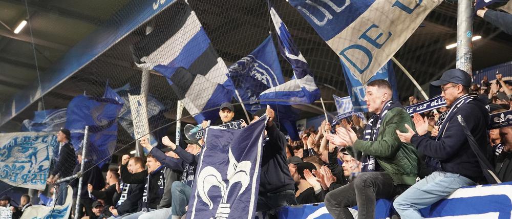 Die Fans stellten in Darmstadt zwischendurch ihre Unterstützung ein.