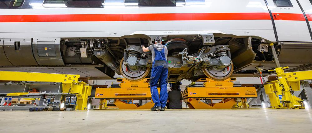 Das ICE-Werk in Cottbus soll auch von der Ausbildungswerkstatt profitieren. (Archivbild)