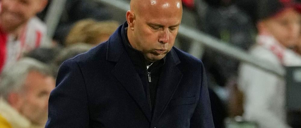 Arne Slot und der FC Liverpool stecken in einer Krise. (Archivbild)