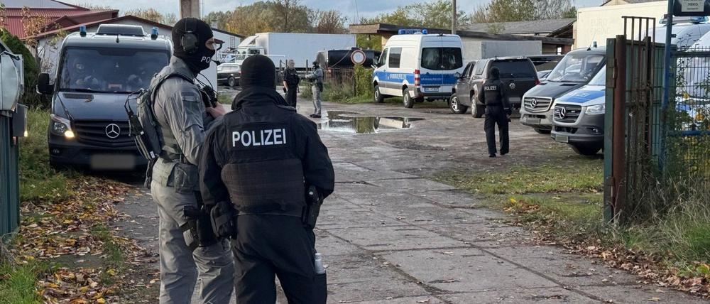 In Nauen wurde ein riesiges Drogenlabor ausgehoben.