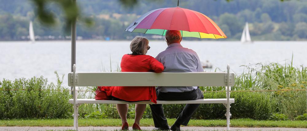 Erleben ältere Paare gemeinsame Freude, sinkt ihr Cortisolspiegel.