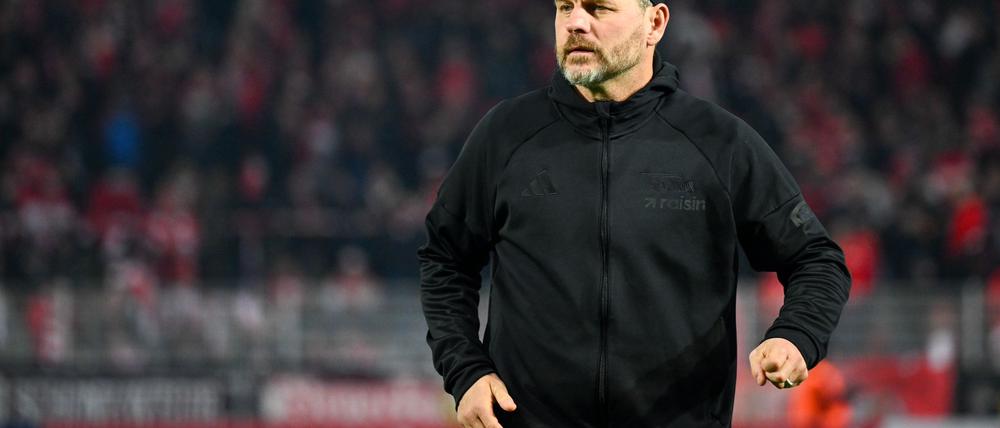 Für Trainer Baumgart geht der Blick nach dem Pokalsieg schnell Richtung Bundesliga.