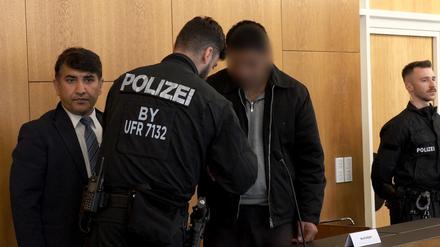 Der Verdächtige im Gerichtssaal.