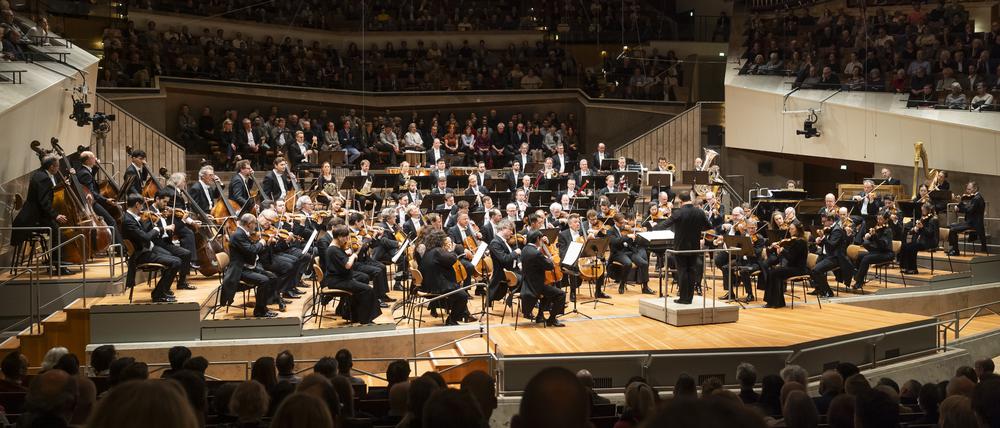 Chefdirigent Kirill Petrenko und die Berliner Philharmoniker am 30. Oktober 2025.