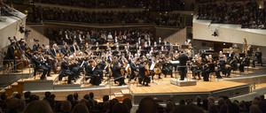 Chefdirigent Kirill Petrenko und die Berliner Philharmoniker am 30. Oktober 2025.