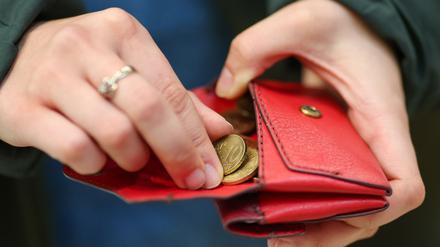 Höhere Inflationsraten schmälern die Kaufkraft der Menschen. (Symbolbild)